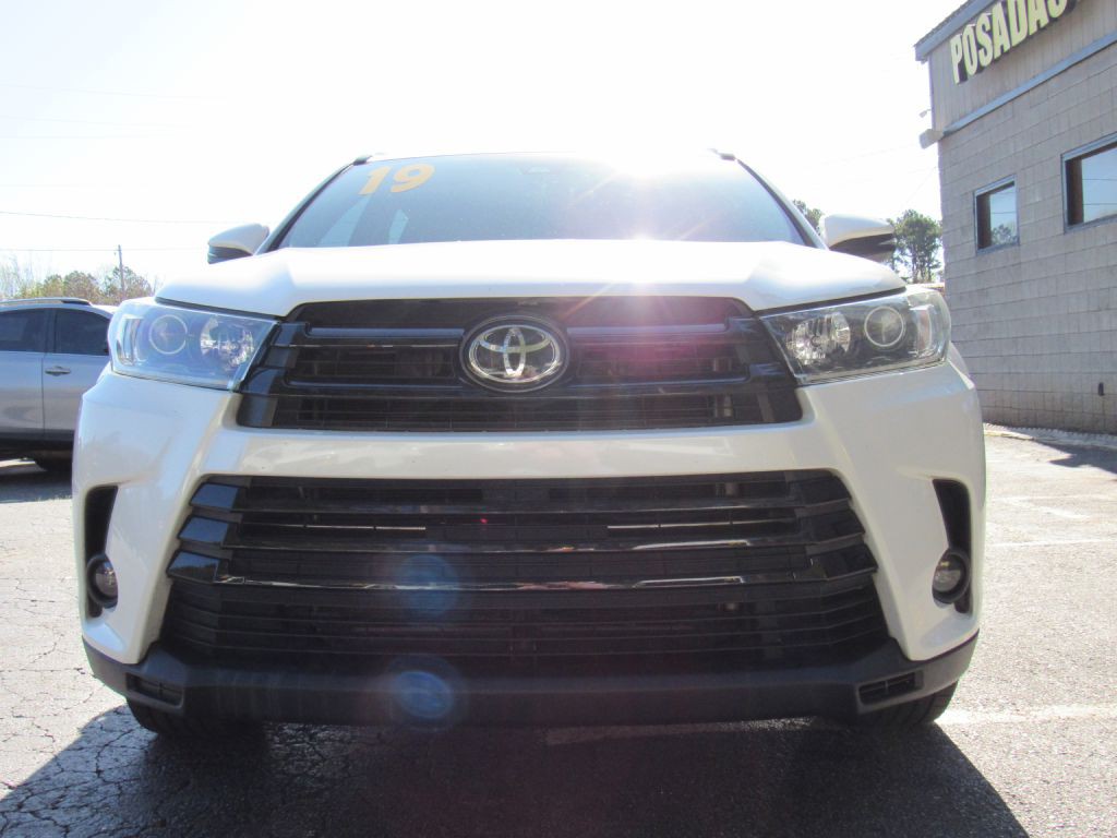 2019 Toyota Highlander Image 3