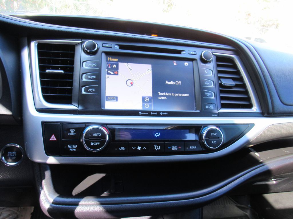 2019 Toyota Highlander Image 16