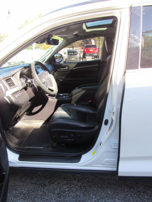 2019 Toyota Highlander Image 19