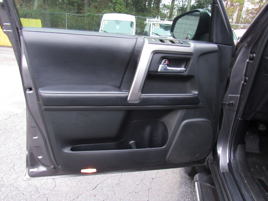 2019 Toyota 4Runner Image 14