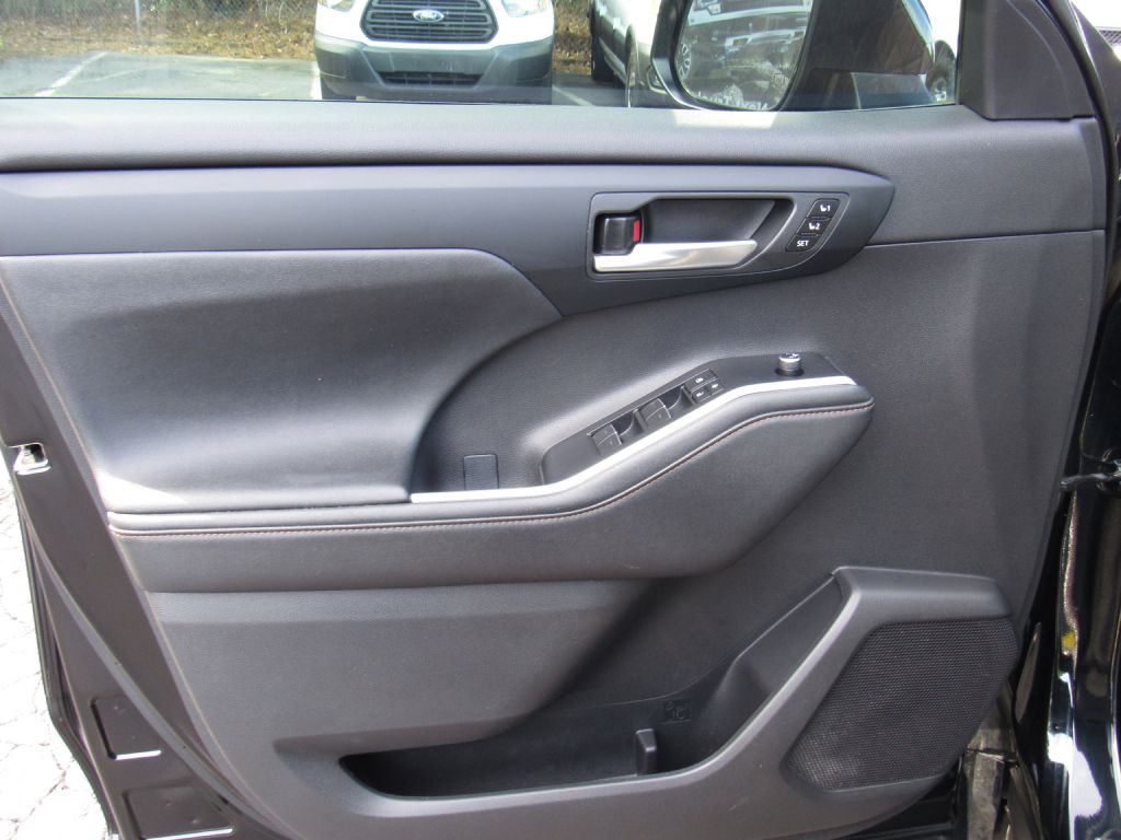 2023 Toyota Highlander Image 21