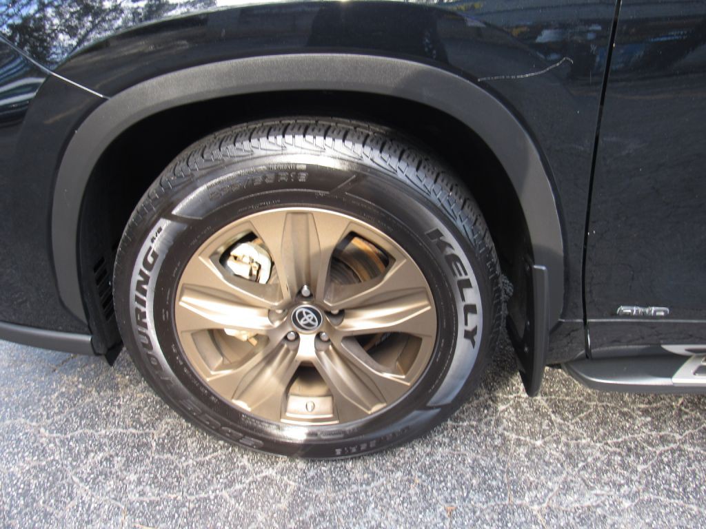 2023 Toyota Highlander Image 30