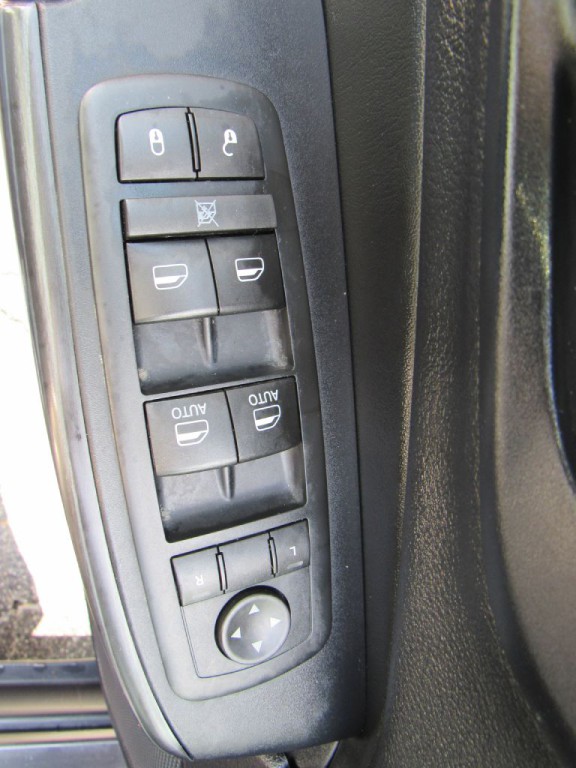 2016 Jeep Cherokee Image 12