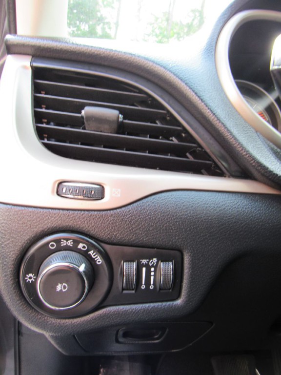 2016 Jeep Cherokee Image 13