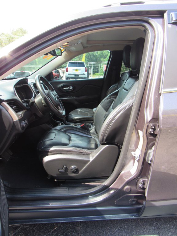 2016 Jeep Cherokee Image 14