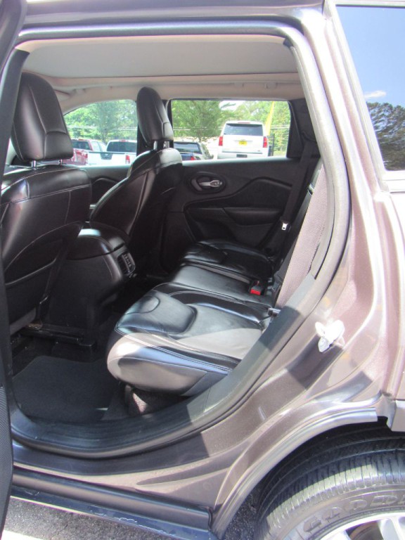 2016 Jeep Cherokee Image 15