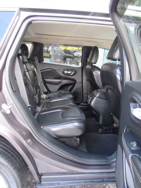 2016 Jeep Cherokee Image 16