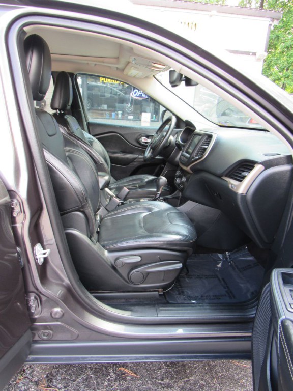 2016 Jeep Cherokee Image 17