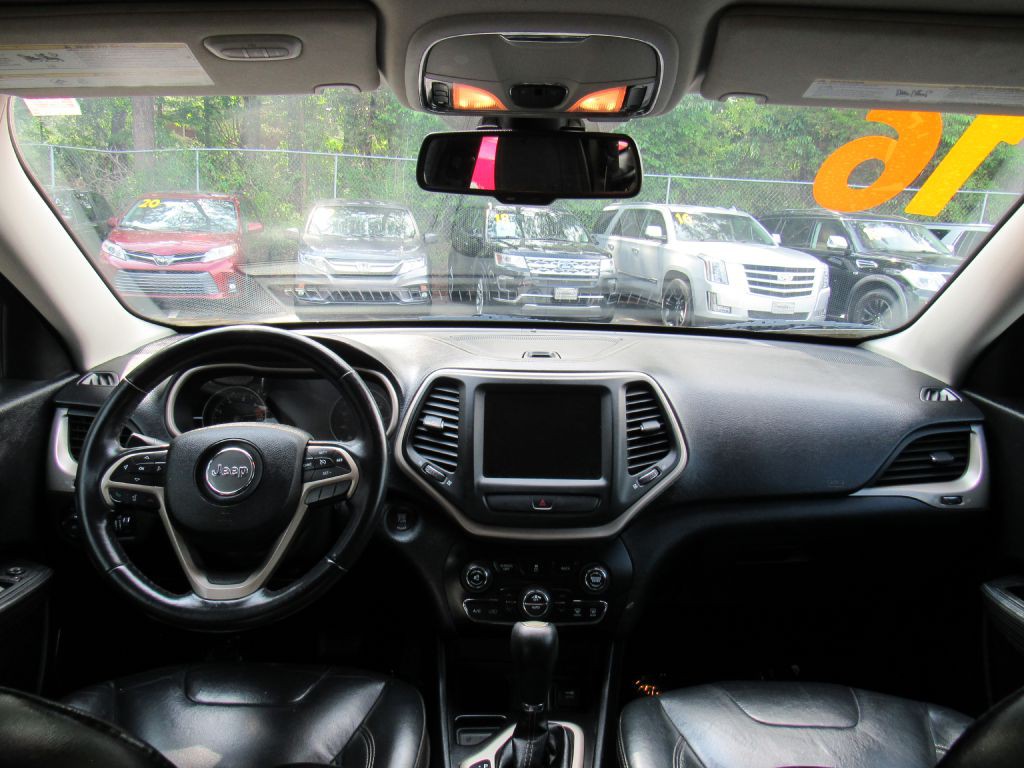 2016 Jeep Cherokee Image 18