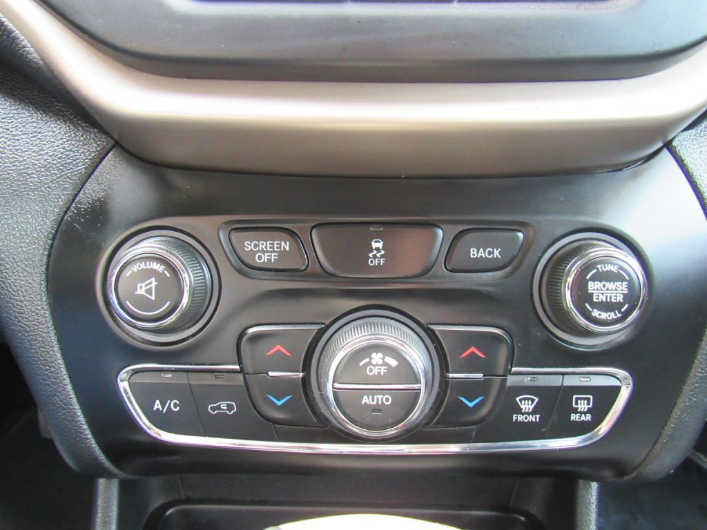 2016 Jeep Cherokee Image 23