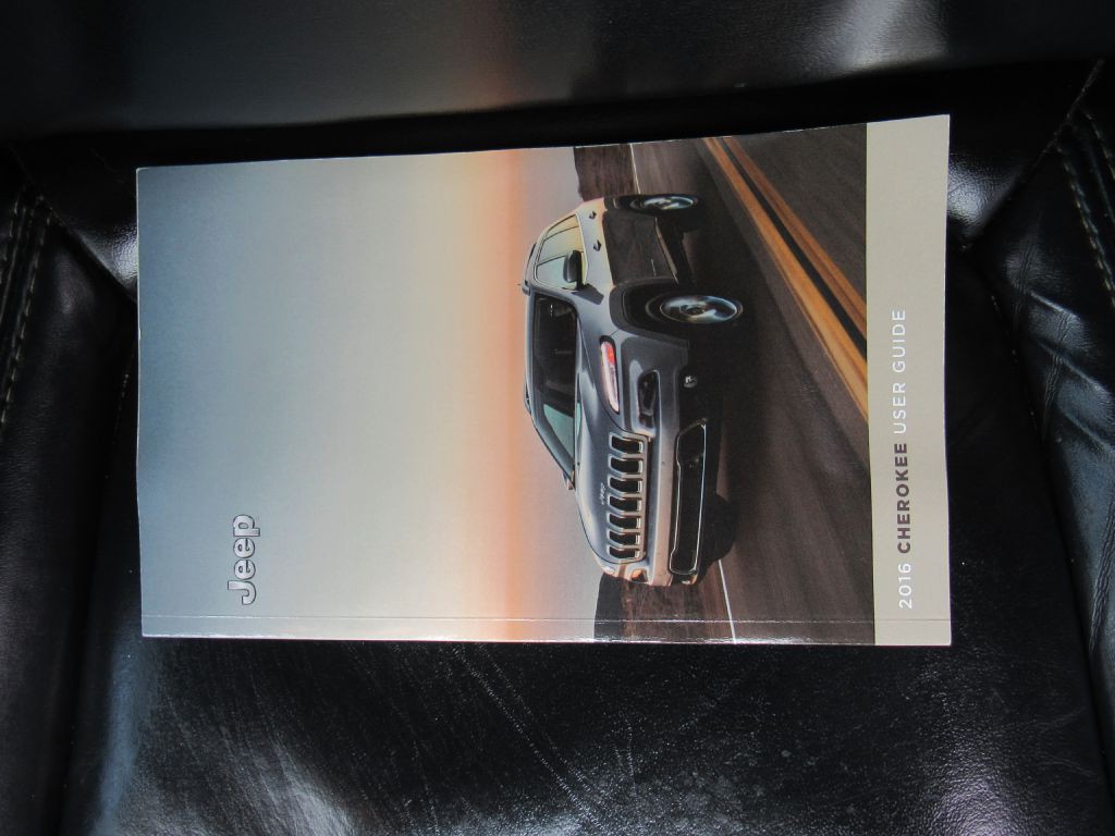 2016 Jeep Cherokee Image 27