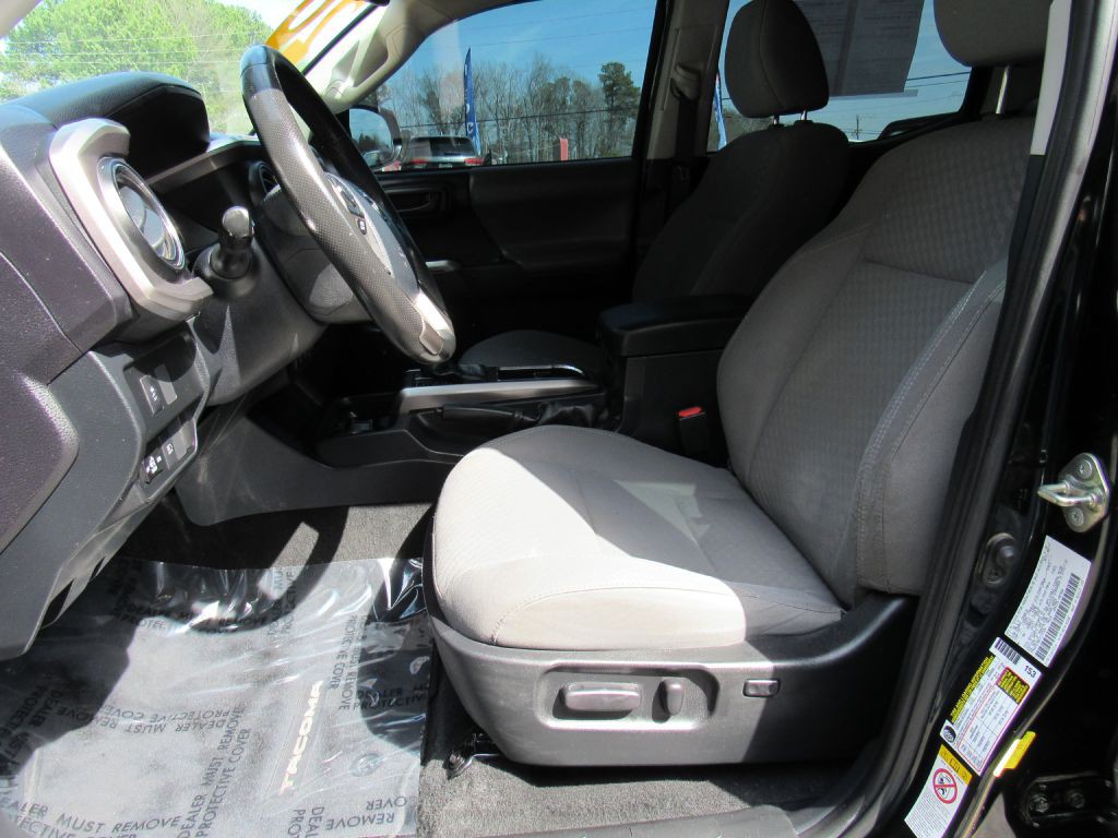 2020 Toyota Tacoma Image 12