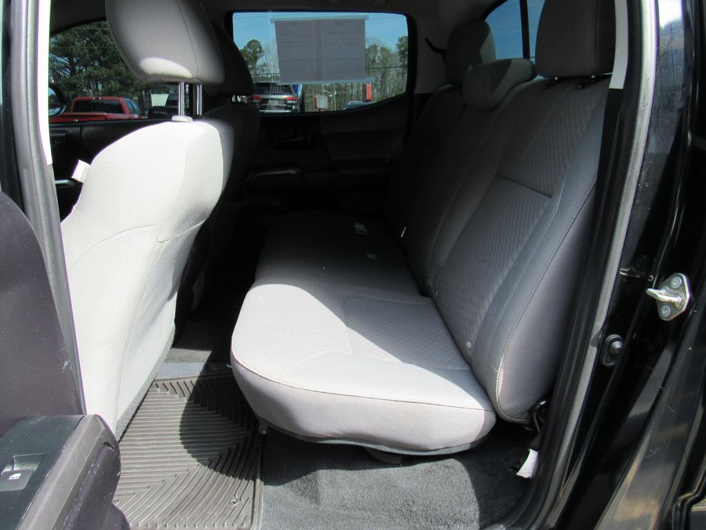 2020 Toyota Tacoma Image 14