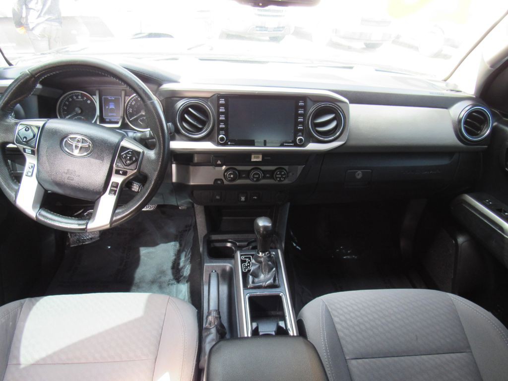 2020 Toyota Tacoma Image 19