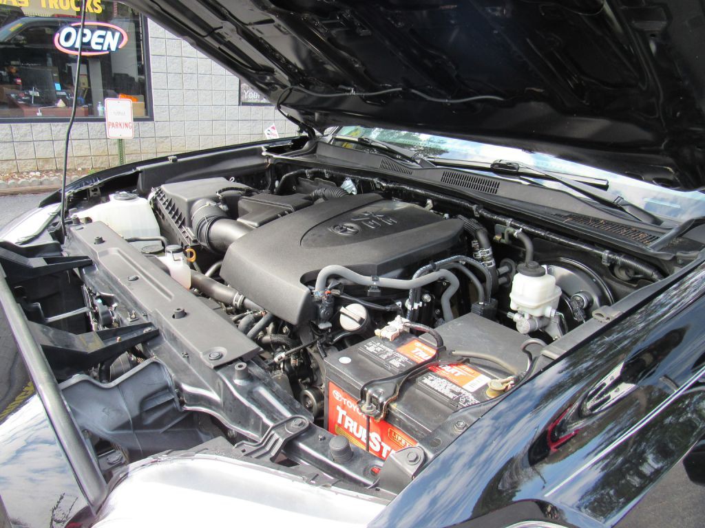 2020 Toyota Tacoma Image 25