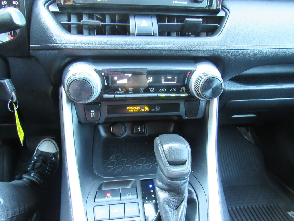 2020 Toyota Rav4 Image 17