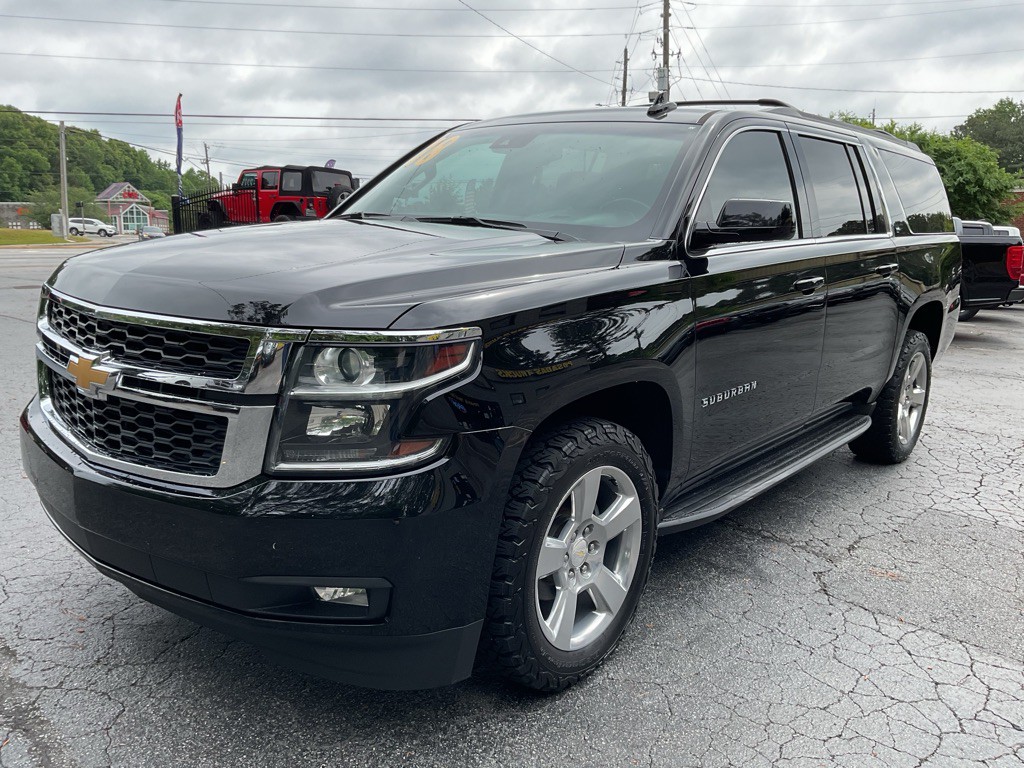 2018 Chevrolet Suburban Image 3