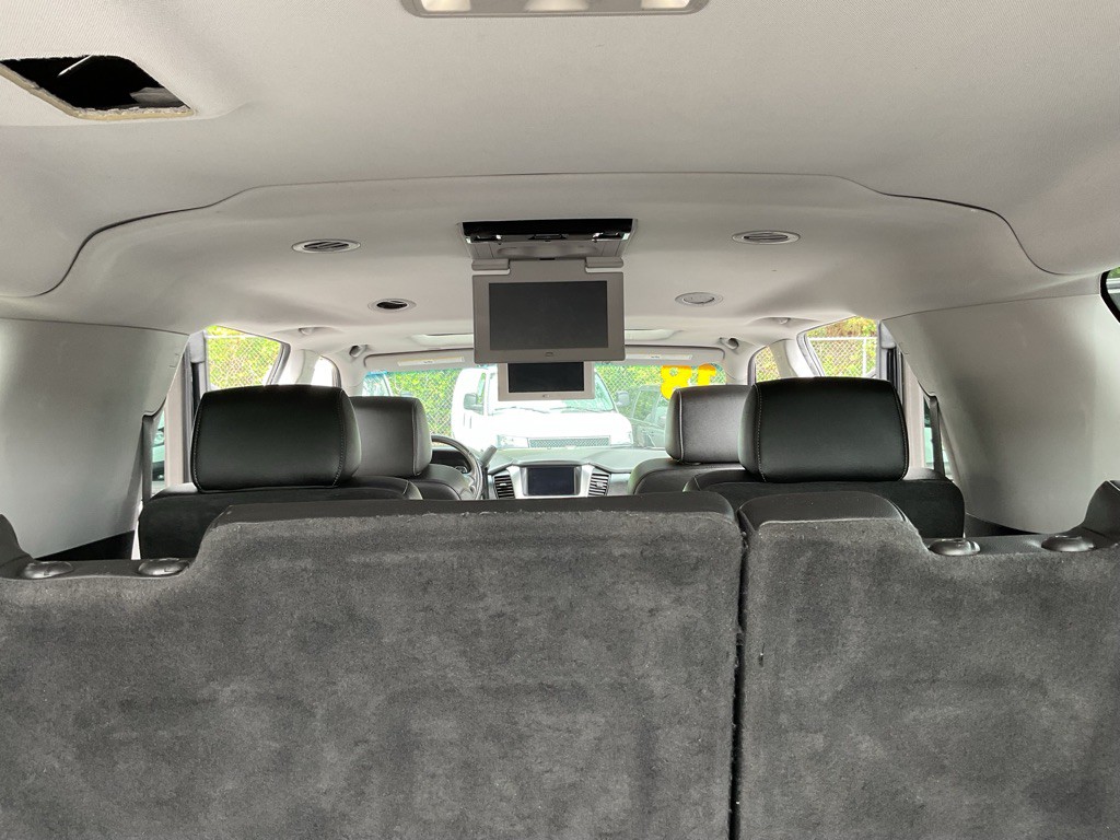 2018 Chevrolet Suburban Image 20