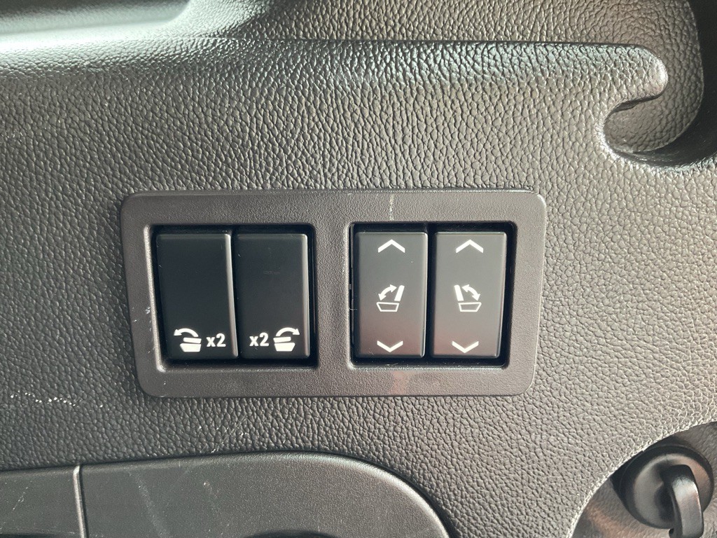 2018 Chevrolet Suburban Image 21