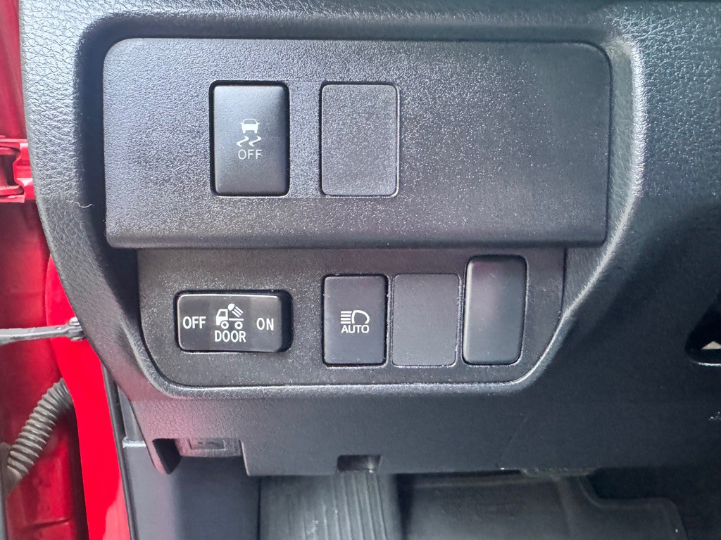 2020 Toyota Tacoma Image 13