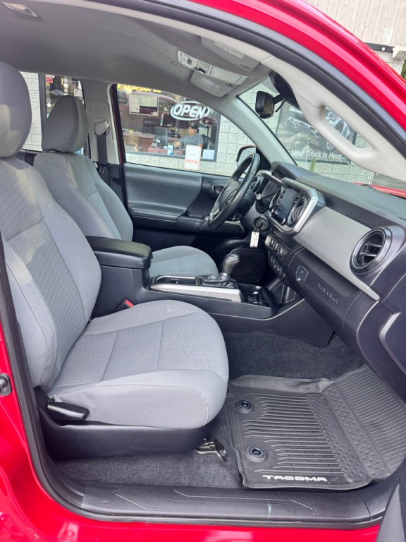 2020 Toyota Tacoma Image 18
