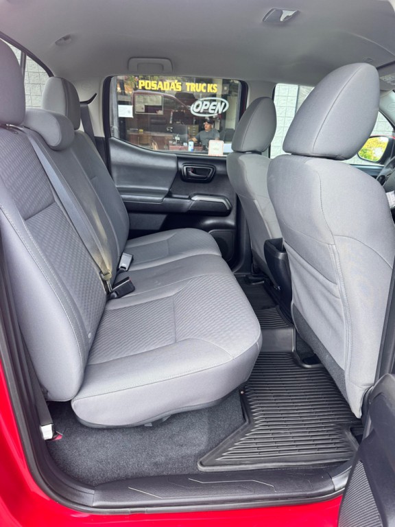 2020 Toyota Tacoma Image 19