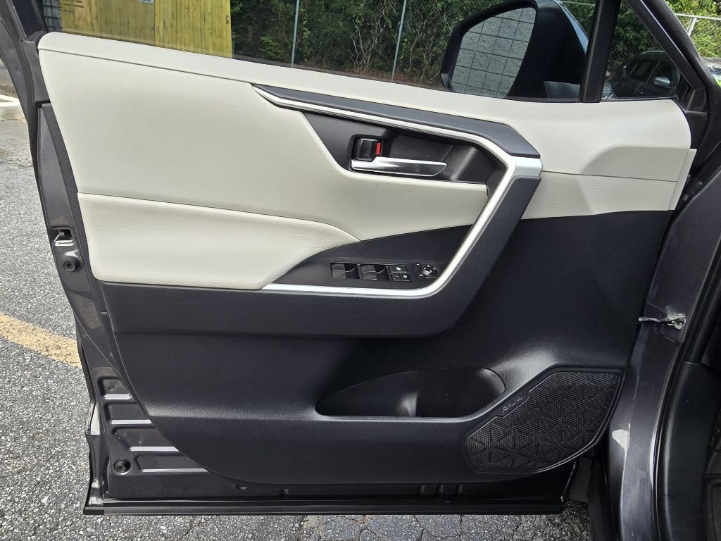 2019 Toyota Rav4 Image 9