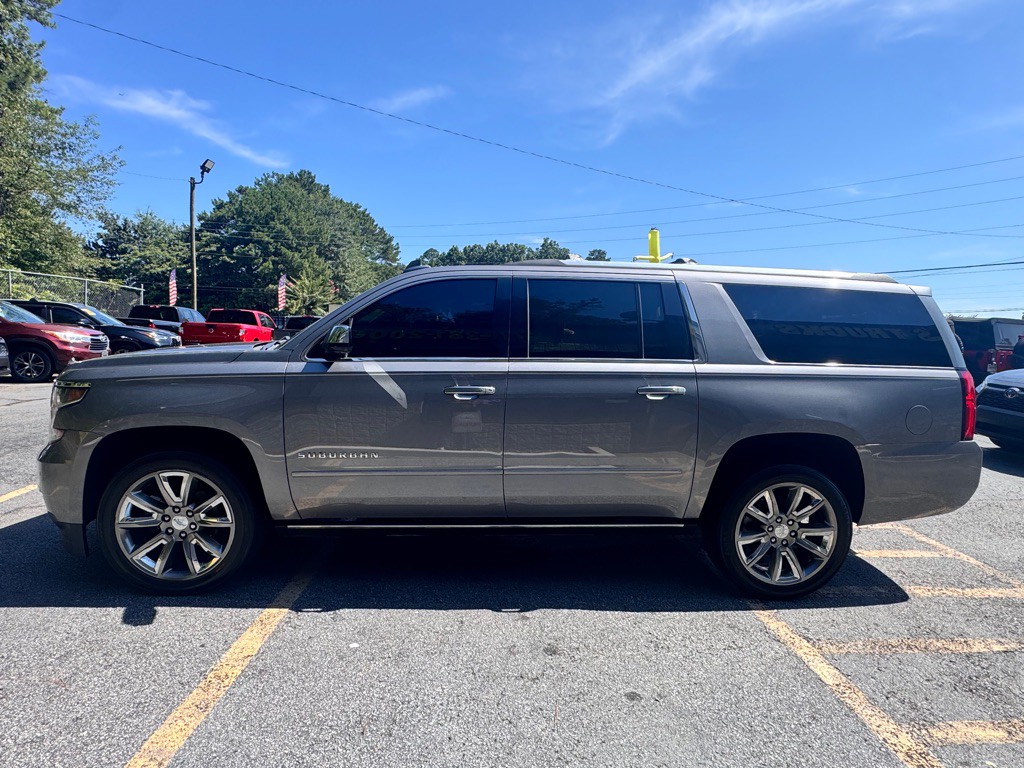 2019 Chevrolet Suburban Image 4