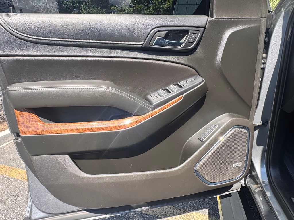 2019 Chevrolet Suburban Image 9
