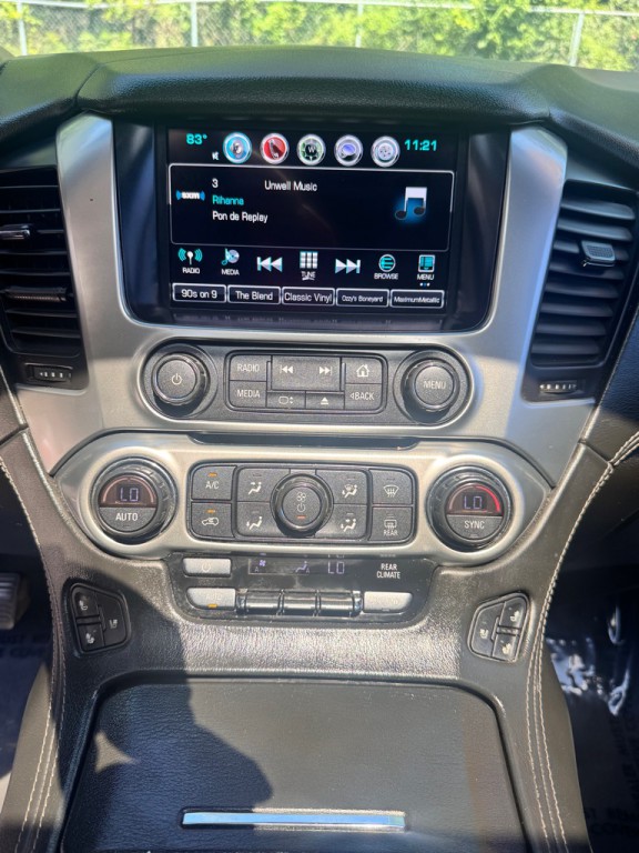 2019 Chevrolet Suburban Image 18