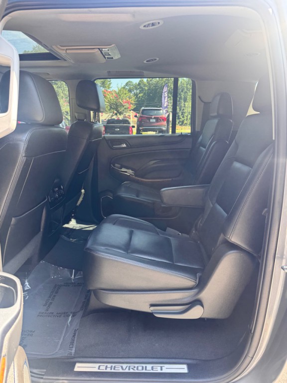 2019 Chevrolet Suburban Image 19