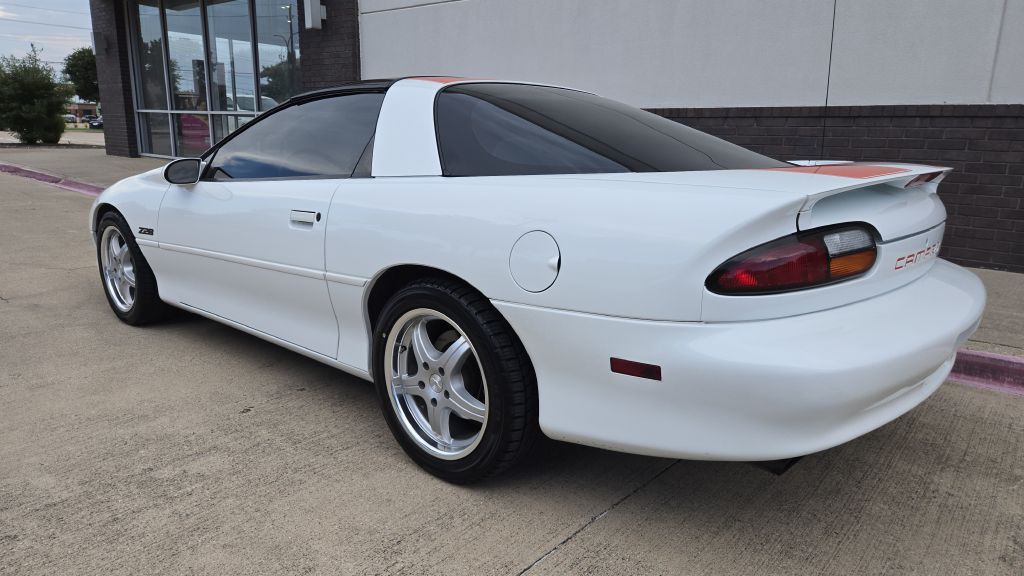 1997 Chevrolet Camaro Image 5