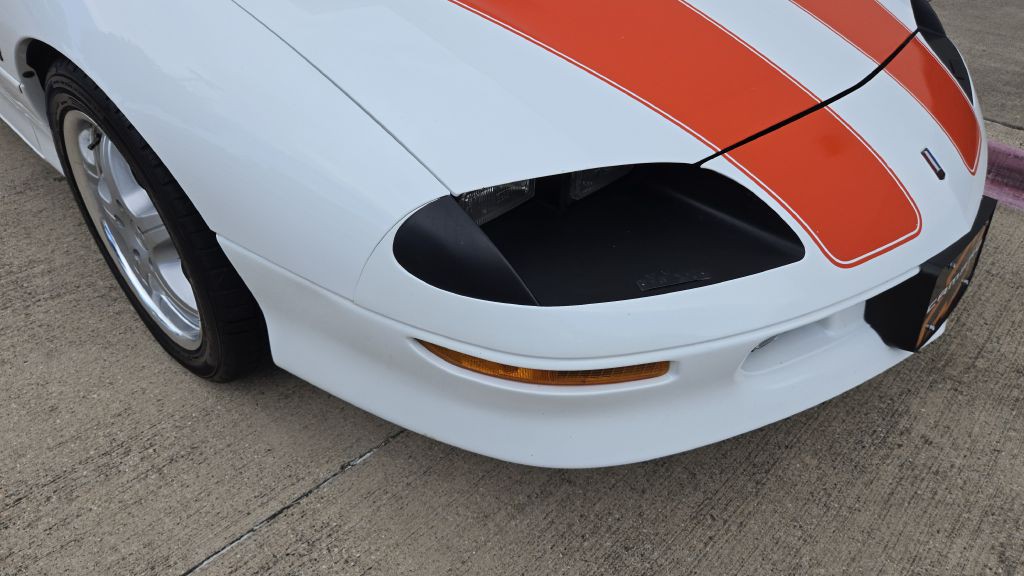1997 Chevrolet Camaro Image 10