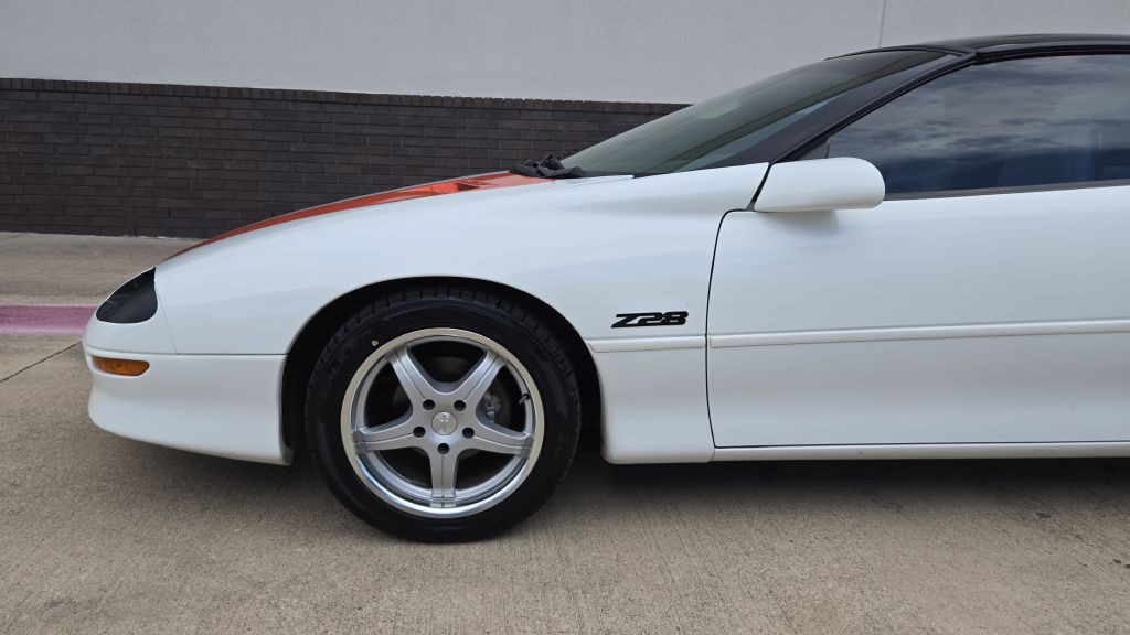 1997 Chevrolet Camaro Image 14