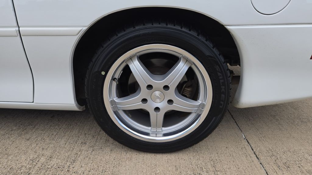 1997 Chevrolet Camaro Image 16