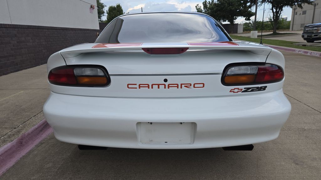 1997 Chevrolet Camaro Image 20