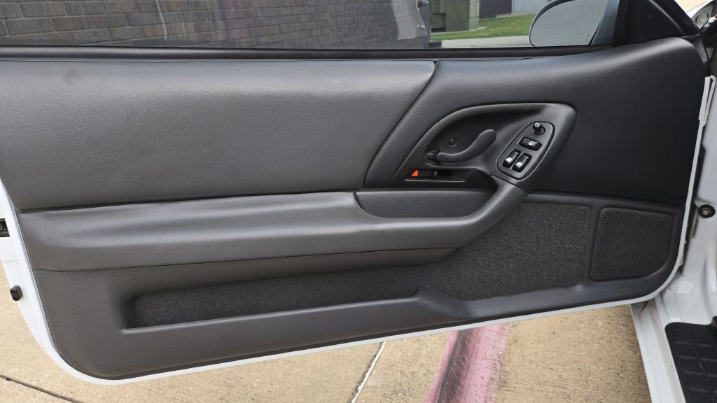 1997 Chevrolet Camaro Image 23