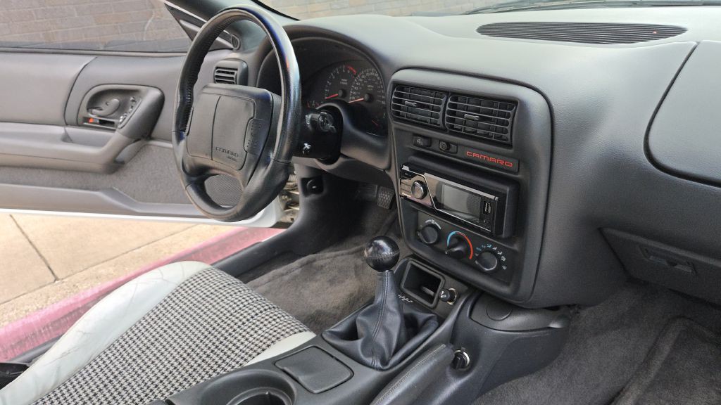 1997 Chevrolet Camaro Image 46