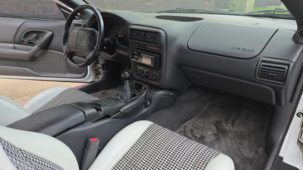 1997 Chevrolet Camaro Image 48