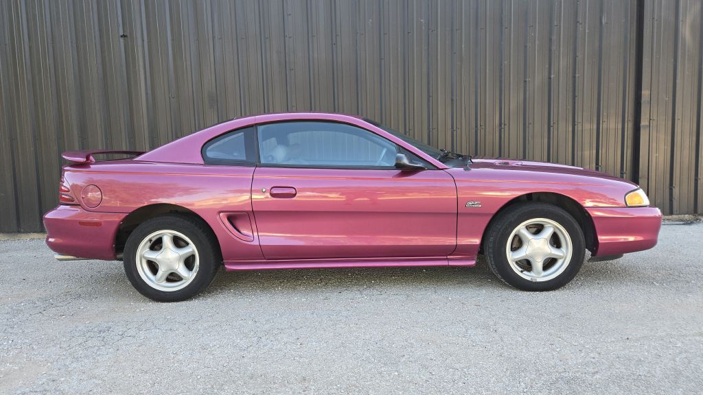 1994 Ford Mustang Image 2