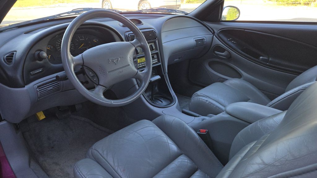 1994 Ford Mustang Image 4