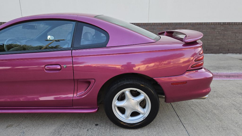 1994 Ford Mustang Image 16