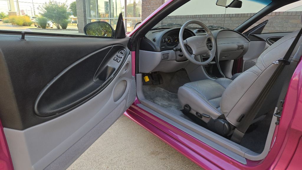 1994 Ford Mustang Image 21