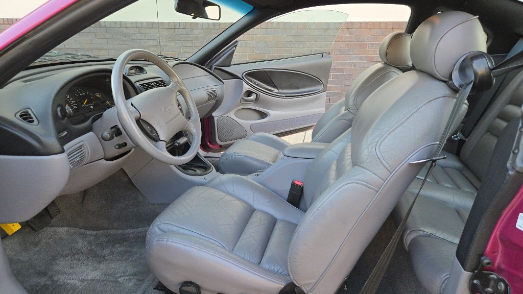 1994 Ford Mustang Image 25