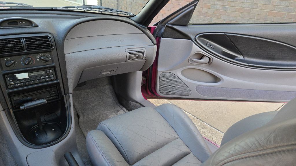 1994 Ford Mustang Image 33