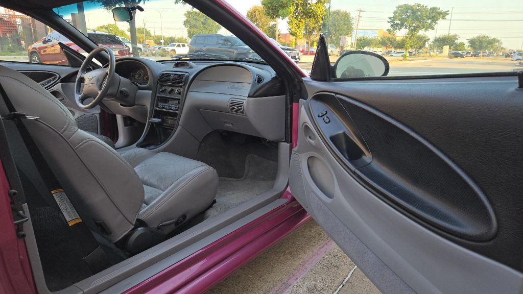 1994 Ford Mustang Image 34