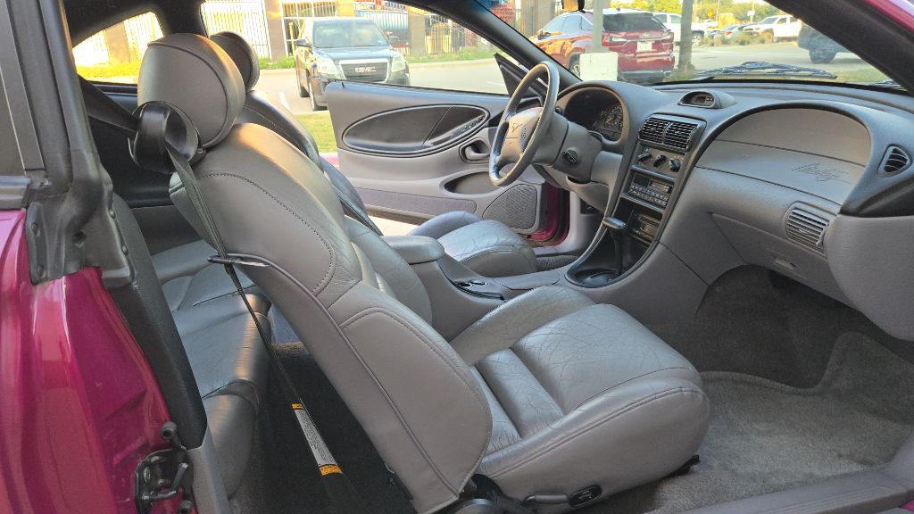 1994 Ford Mustang Image 36
