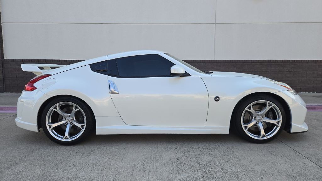 2012 Nissan 370Z Image 2