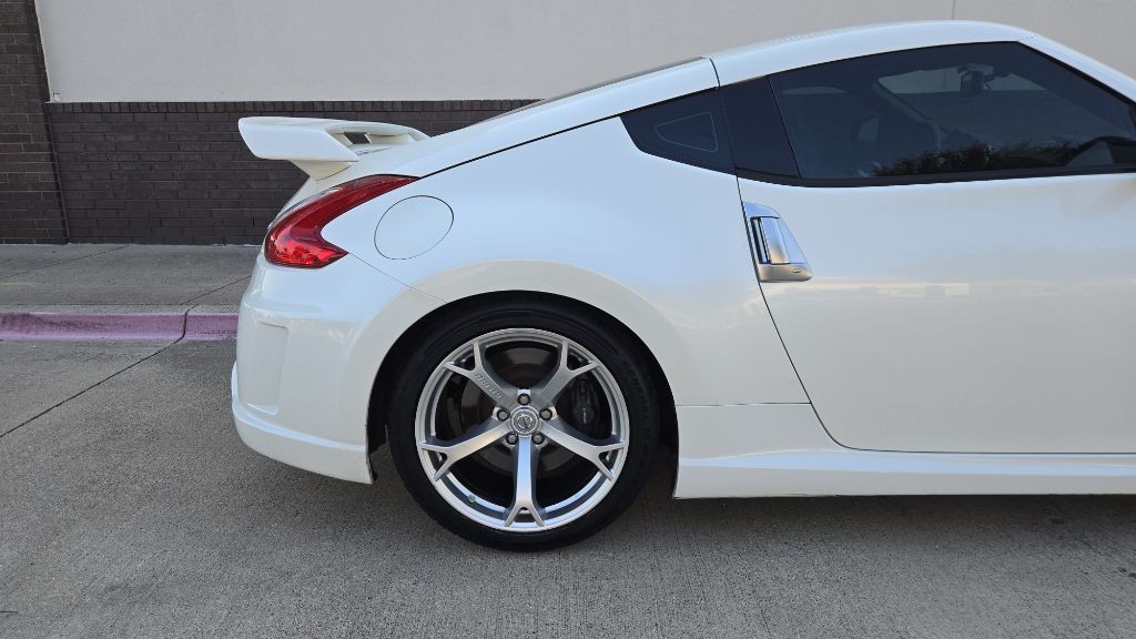 2012 Nissan 370Z Image 8