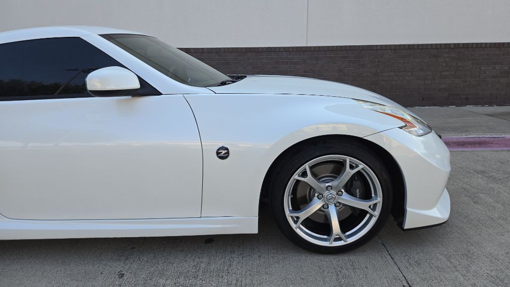 2012 Nissan 370Z Image 9